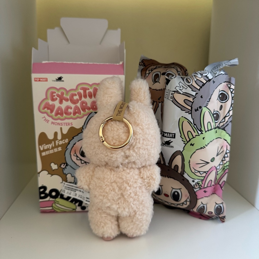 POPMART Exciting Macaron Vinyl Plush Blind Box - Soymilk - Picture 5 of 9